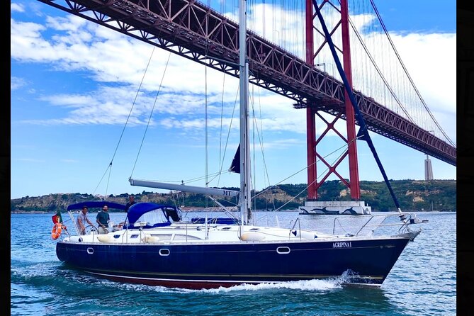 Sunset sailboat tour in Lisbon with green wine - Green wine, beer, snack, and the little comforts that matter
