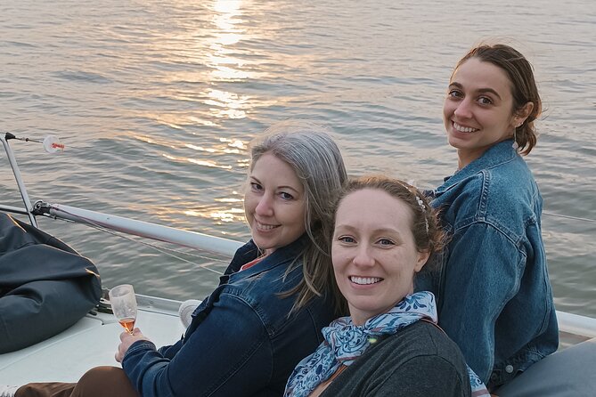 Sunset sailing boat trip in Lisbon with snacks - Drinks and Portuguese starters: what you can actually expect