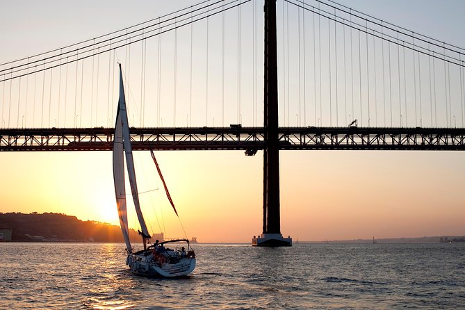Sunset Sailing Tour On The Tagus River - Included Drink and Snacks: Small, Helpful, and Not a Distraction
