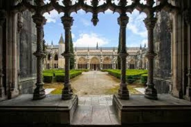 Take Battle Alcobaça and Óbidos The Templar and Medieval Legacy - Lisbon start: how the day gets going (8:30am, then a full loop)