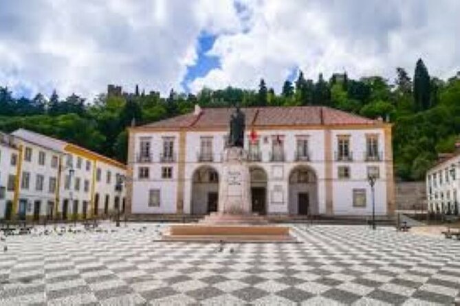 Take Battle Alcobaça and Óbidos The Templar and Medieval Legacy - Pace and timing: managing an 11–12 hour history sprint