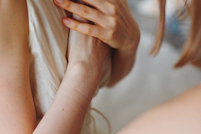 Tantra Massage Session - The Lisbon quest component: questions, gifts, and pace control