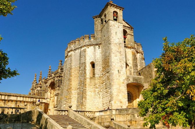 Templar River: Tomar and Almourol Private Tour - Santarém on the return: Gothic architecture passing by the window
