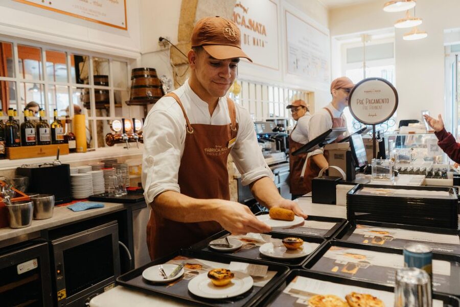The Heart of Lisbon Food Tour: Baixa, Chiado & Bairro Alto - Baixa’s Largo do Carmo and the final sweet victory at Fábrica da Nata