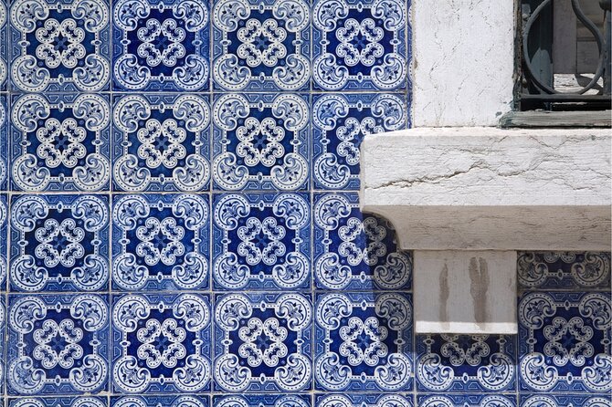 The Moorish Beyond the Tourist Trail Quarter Free Walking Tour - Why This Moorish-Themed Walk Works So Well in Lisbon