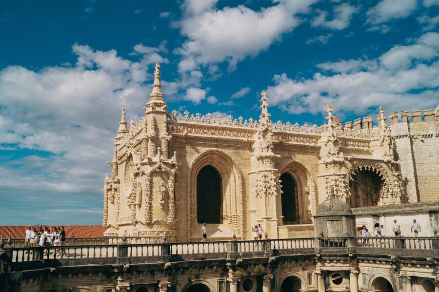 Tomar: Knight's Templar Castle and Convent of Christ Tour - The Charola: Painted Panels That Make Sense With Context