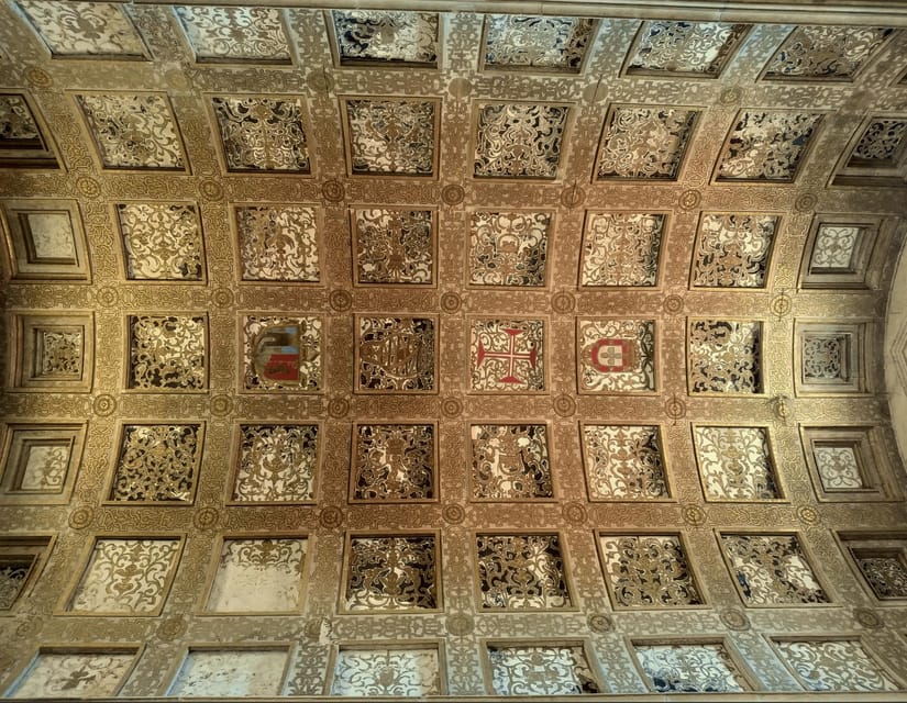 Tomar: Knight's Templar Castle and Convent of Christ Tour - The Capitulo Window: A Photo Spot With a Brain