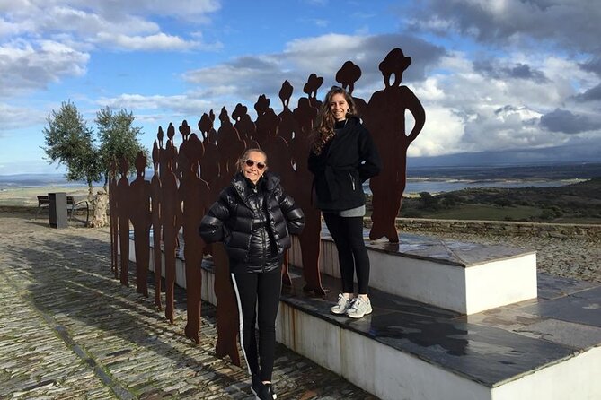 Tour Évora and Alentejo in a private tour - Praça do Giraldo: where the city’s center pulls you in