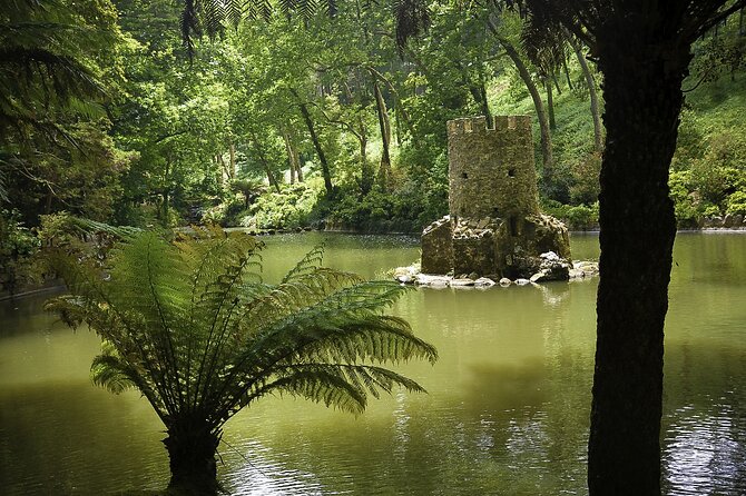 Tour to Sintra, Quinta da Regaleira and Cascais from Lisbon - Weather-proofing a hill-and-coast day in Portugal
