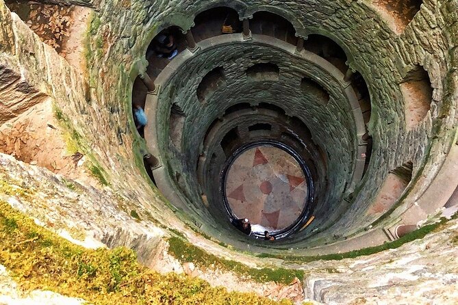 Tours and Transfers - Quinta da Regaleira: the Masonic walk and the inverted tower moment