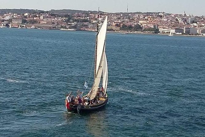 Traditional Lisbon Boat Experience - Exclusive - Cais do Sodré and Ribeira Market: Watching Trade Routes Move