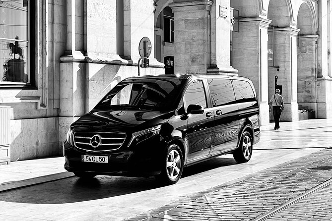 Transfer from Lisbon Airport to Lisbon city - Finding Your Driver Fast After Customs and Baggage Claim