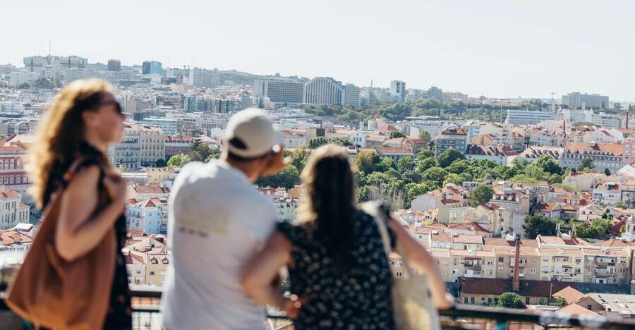 Tuk Tuk Lisbon: 3H00 Lisbon Charms - Electric tuk-tuk logistics: built for Lisbon’s hills