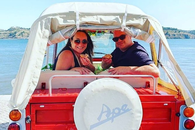 Tuk Tuk Lisbon Guided tour! 100% PRIVATE & PERSONALIZED - Getting started: Largo do Regedor meeting point and personalized pickup windows