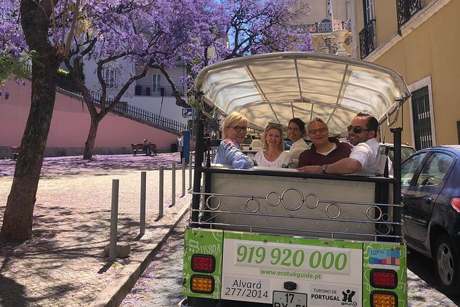 Tuk Tuk Lisbon: The Best of Lisbon in Half a Day - Miradouro Das Portas do Sol: Alfama and the Tagus in one glance