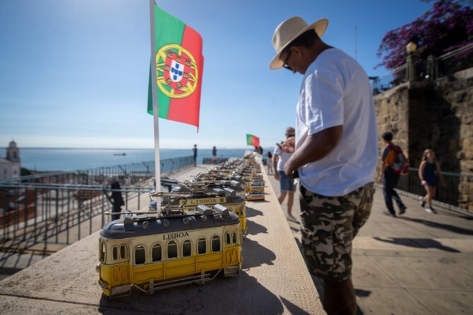 Tuk Tuk's Private Tourist Circuits in Lisbon - Start at Hard Rock Cafe on Av. da Liberdade, then get rolling