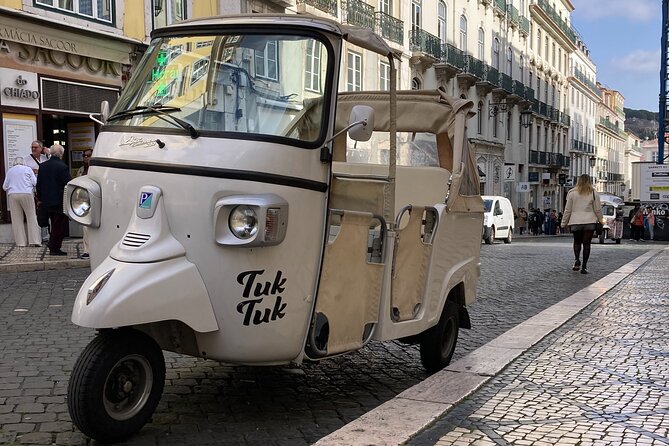 Tuktuk adventure through Lisbon - Churches with stories: São Vicente de Fora and Panteão Nacional