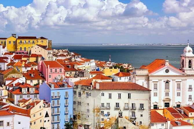 Unforgettable 3 Hours Lisbon City Tour with Tuk Tuk - Lisbon in Motion: Why a Tuk-Tuk Works So Well for 3 Hours