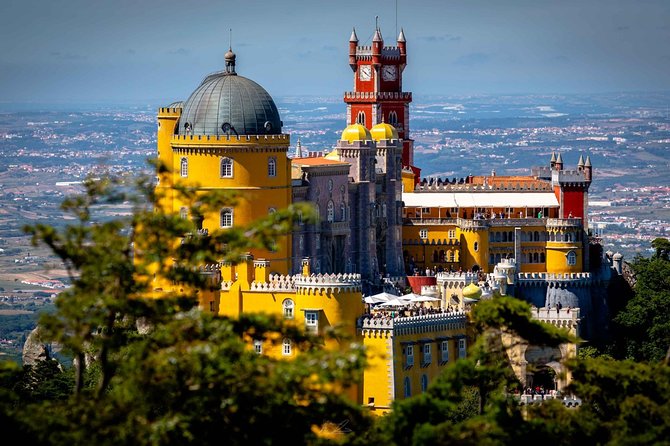 Unforgettable Sintra Tour E-CAR GPS audio-guided route that informs and entertains! - The talking GPS audio guide: 7 languages and real guidance