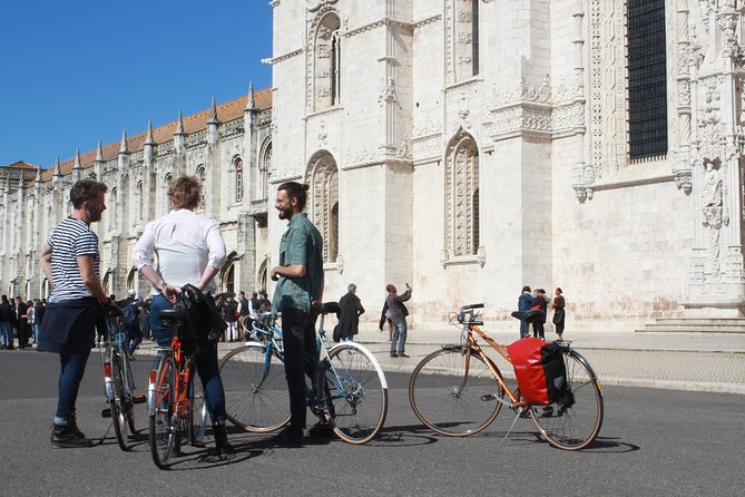 Vintage Bikes Tour - Padrão dos Descobrimentos: Discovery-era Lisbon at a pause