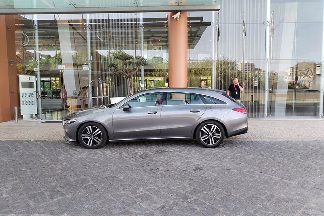 VIP transfer from the airport to Lisbon hotels - Getting Dropped Off at the Right Place (and Not in the Wrong Street)