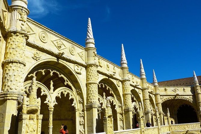 VIP-walking-Tour - Lisbon with your private - in German - VIP walking in Lisbon with a private German guide: what you’re really buying