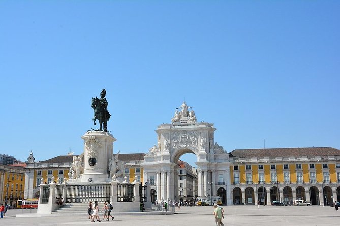 VIP-walking-Tour - Lisbon with your private - in German - Meeting at your hotel or apartment: easy starts, fewer headaches