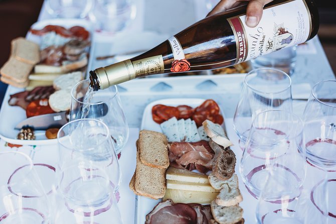 Wine and Cheese Tasting Lunch in Portuguese Wine Bar - Lisbon at 1 pm: six regional wines in one smart lunch